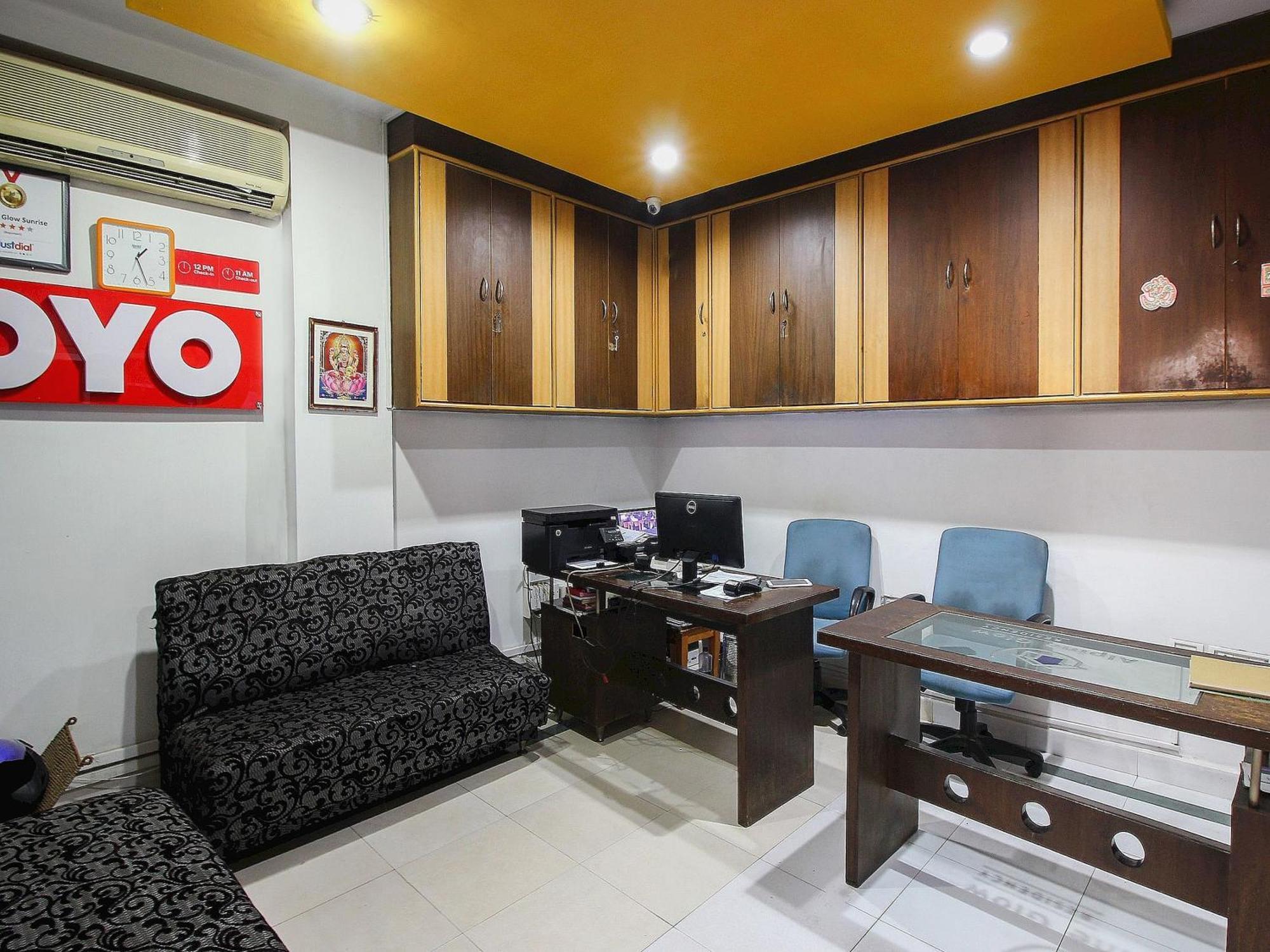 Super Collection O Begumpet Formerly Alpine Glow Sunrise Hyderabad Exteriör bild