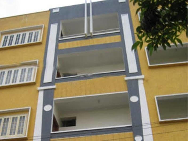 Super Collection O Begumpet Formerly Alpine Glow Sunrise Hyderabad Exteriör bild